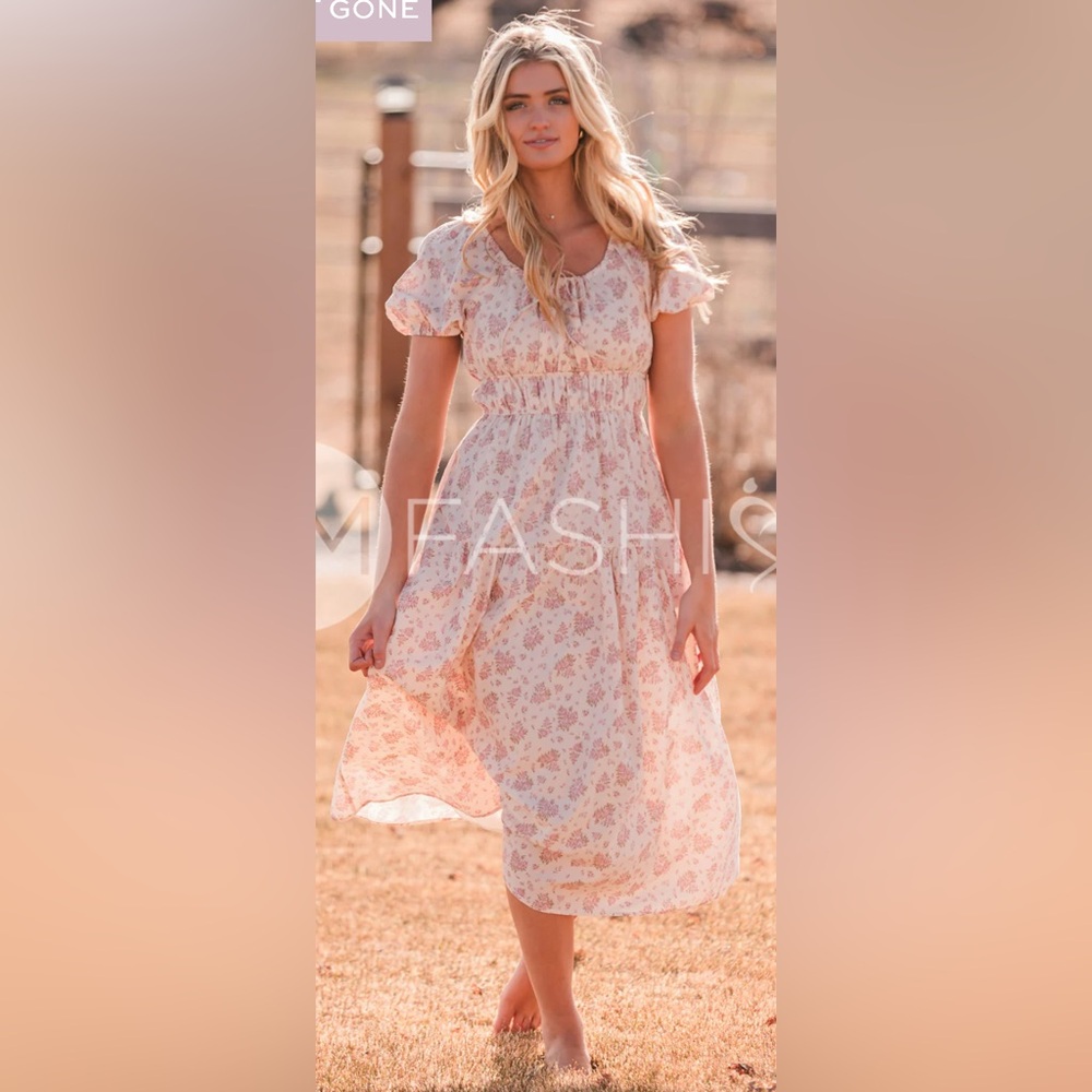 Floral Puff-Sleeve Midi Dress in Light Pink -